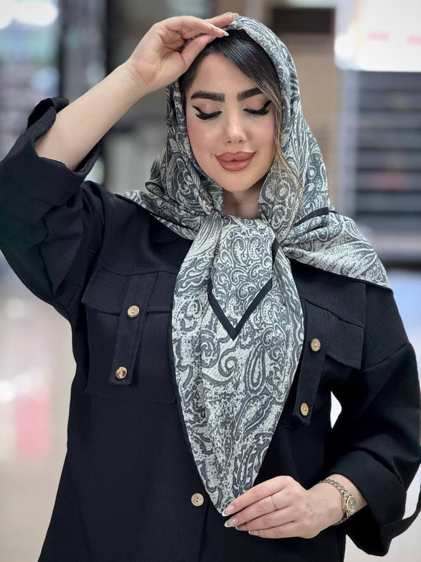 روسری نخ گازرا دوردست دوز - قواره ۱۲۵ - رنگ متنوع - مزون یونا