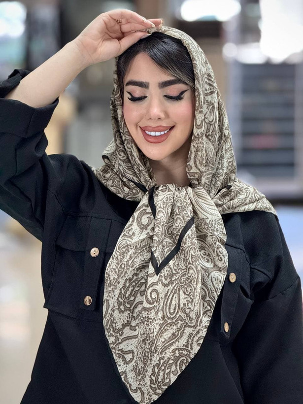 روسری نخ گازرا دوردست دوز - قواره ۱۲۵ - رنگ متنوع - مزون یونا