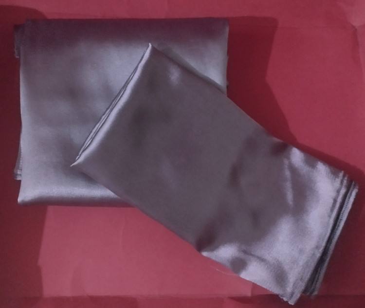 روسری و دستمال ساتن؛ اکسسوری زنانه برای مو و گردن - مزون یونا