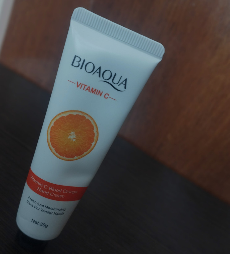 آبرسان پوست بیوآکوا (Bioaqua) مدل تیوپی ۳۰ گرمی؛ دارای رایحههای متنوع و جذاب - مزون یونا