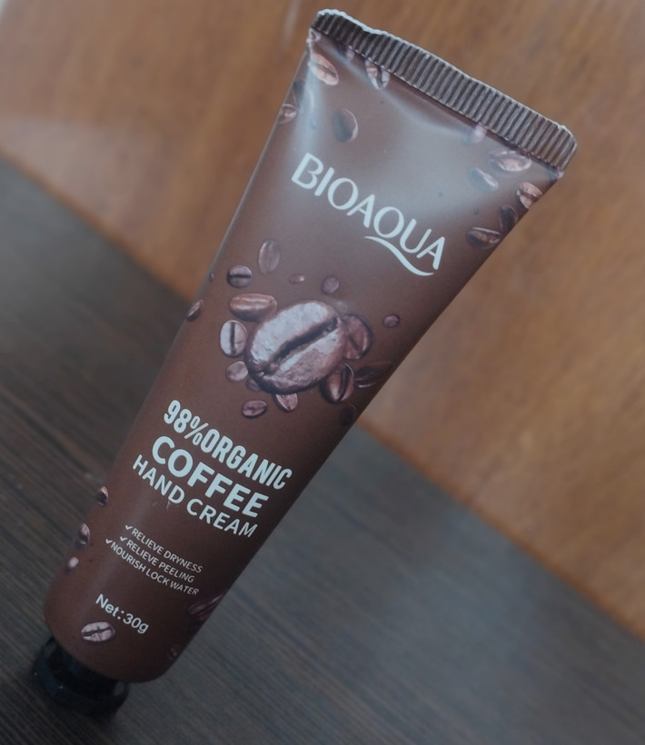 آبرسان پوست بیوآکوا (Bioaqua) مدل تیوپی ۳۰ گرمی؛ دارای رایحههای متنوع و جذاب - مزون یونا