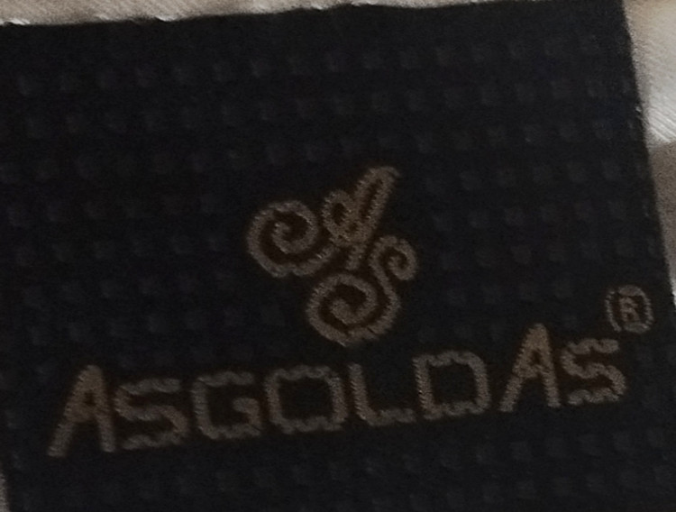 شال ابریشم حریر سفید طرحدار برند ASGOLDAS - مدل دوردست دوز لوکس- مزون یونا