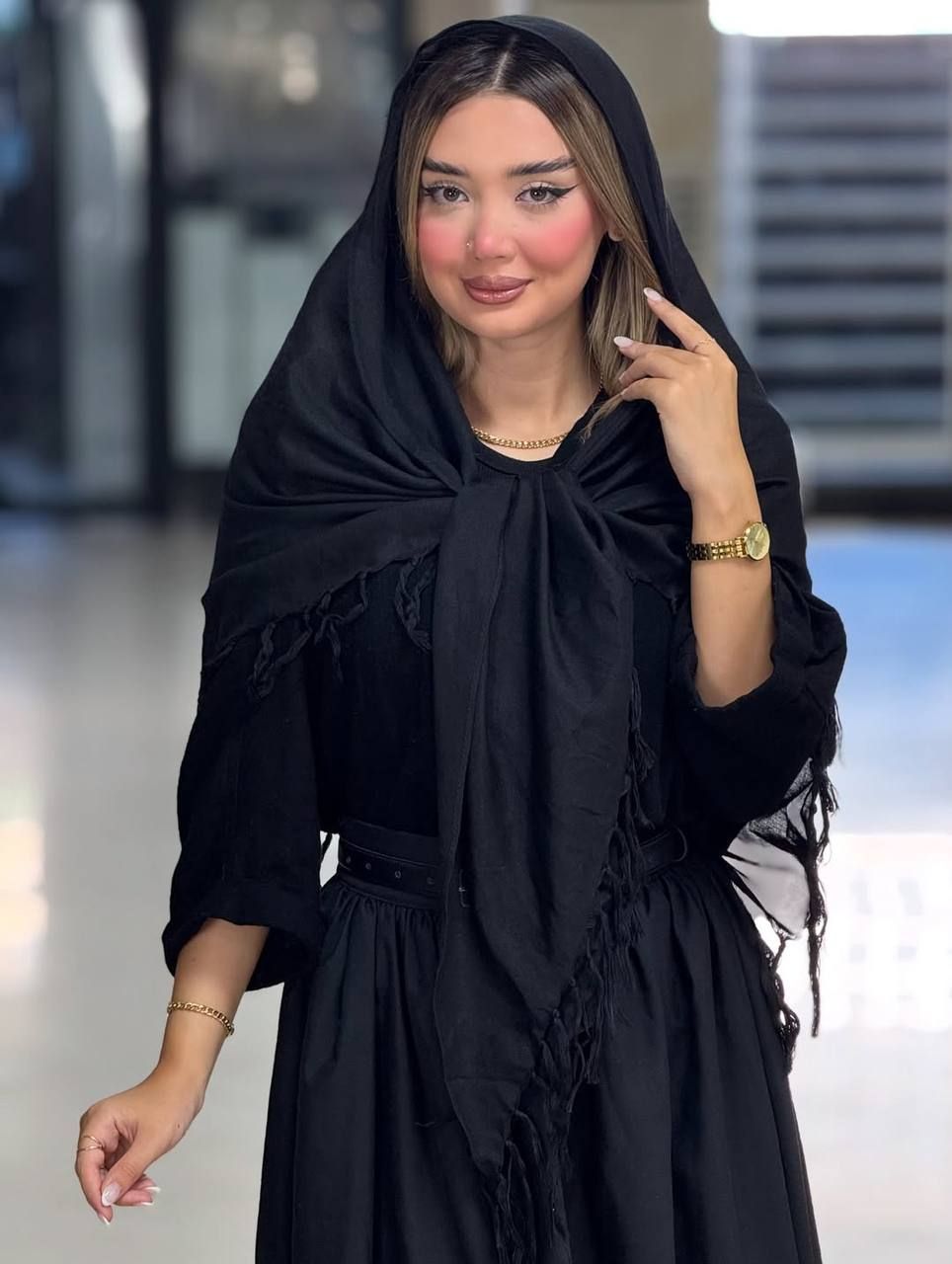 روسری سه‌گوش مشکی نخی زنانه؛ سبک، راحت و مناسب استفاده روزمره، قواره 140 -مزون یونا