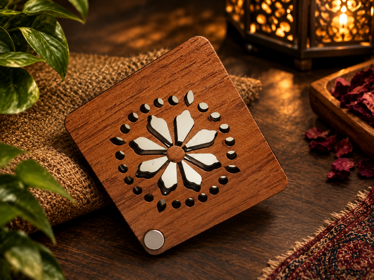 آینه چوبی جیبی و کیفی طرحدار | آینه دستی کوچک و تاشو - مزون یونا