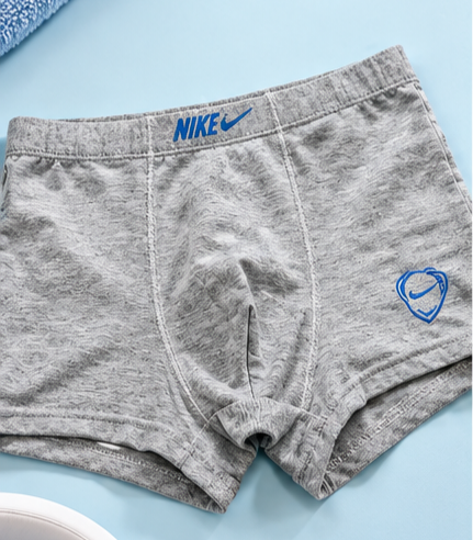 شورت نیمپا کلاسیک مردانه NIKE رنگ ملانژ طوسی با نماد امباس آبی - مزون یونا